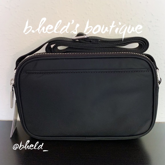 lululemon Crossbody Camera Bag 2L in Black with Silver Zipper Brand New NWT - Picture 2 of 16